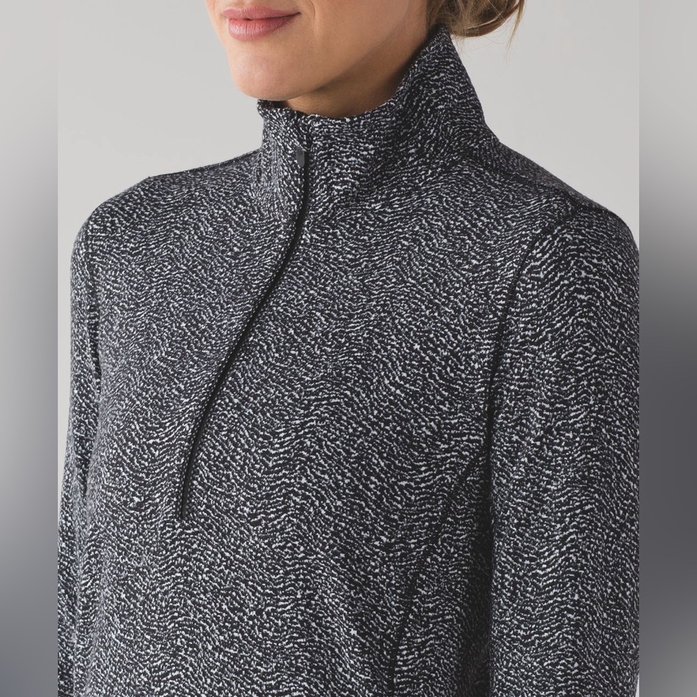 Lululemon Outrun 1/2 Zip in Luon Ripple Jacquard Black & White - Picture 4 of 11